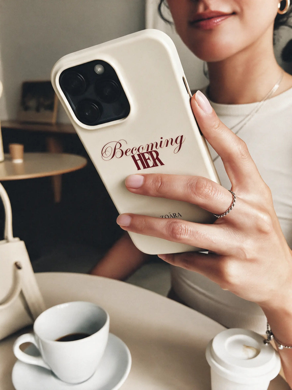Becomming HER Case – Statement Handyhülle in Beige