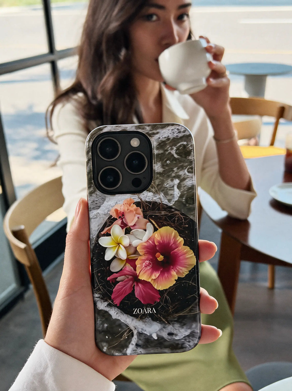 Eden Tide Case – Blumen Handyhülle in Schwarz
