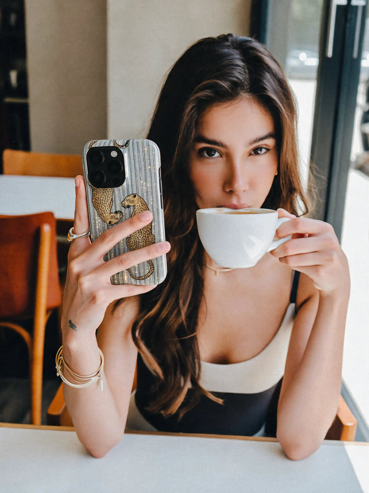 Glitter Cat Case – Glitzer Handyhülle mit Katzen-Motiv in Grau