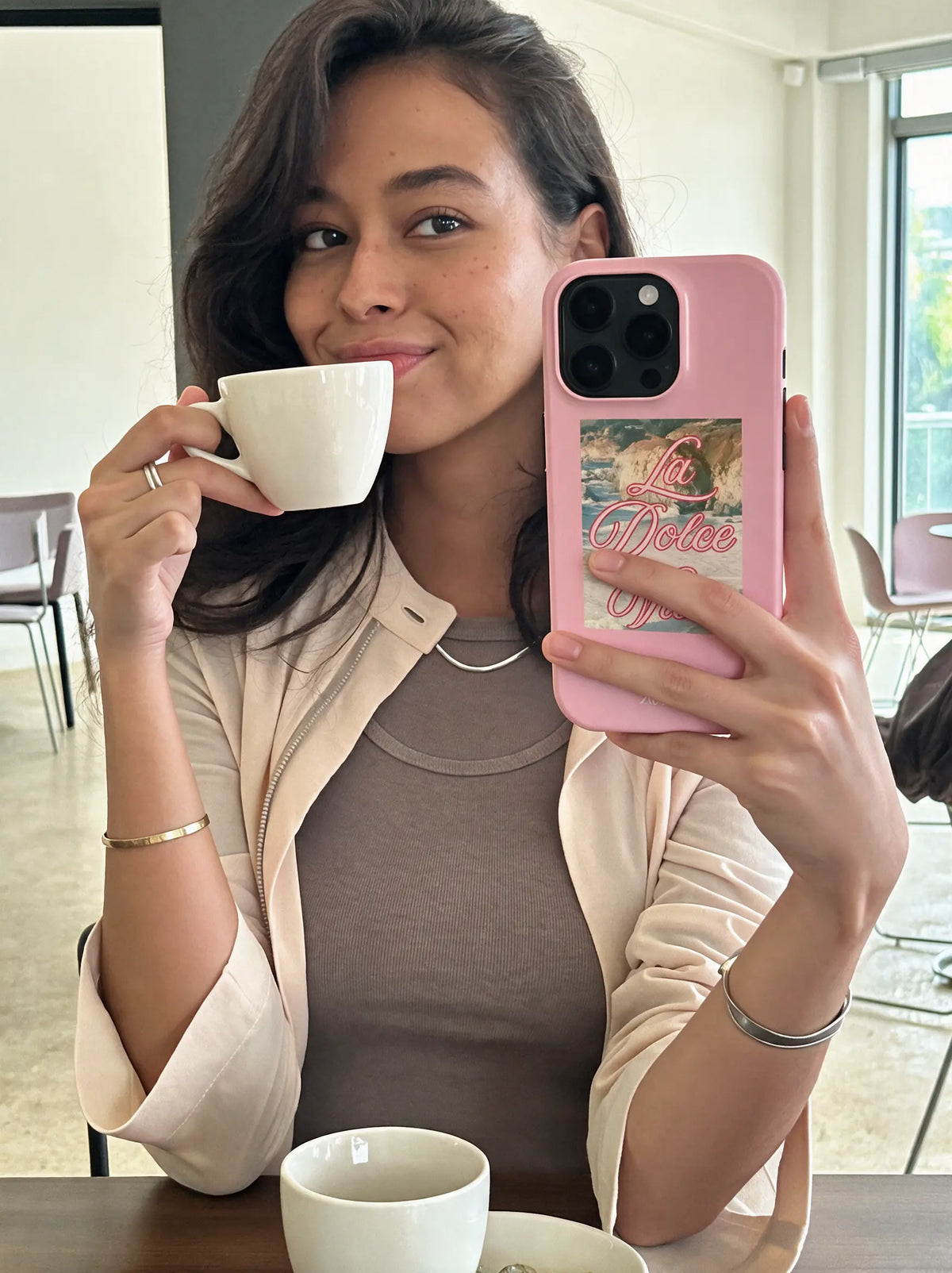 Pink Vita Case – Aesthetic Handyhülle mit Dolce-Vita-Motiv in Rosa