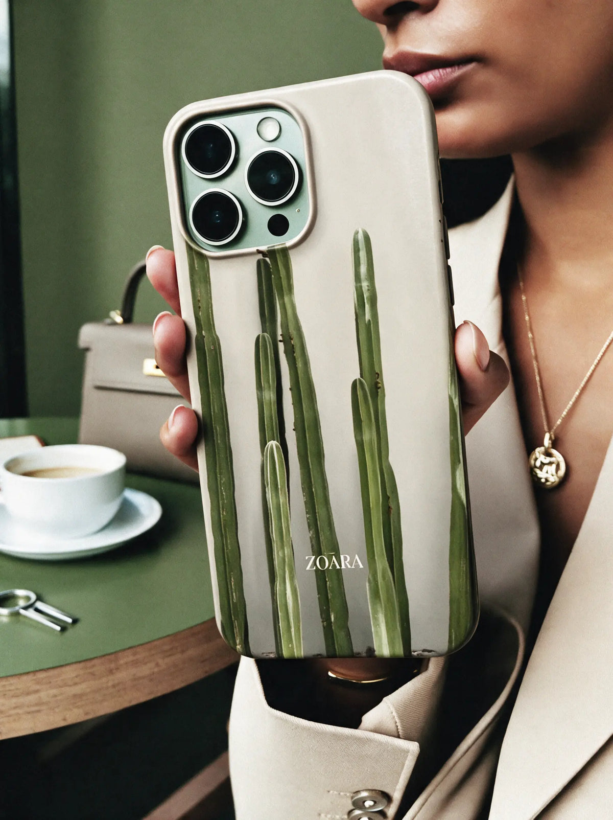 Spikey Desert Case – Aesthetic Handyhülle mit Kaktus-Motiv in Beige