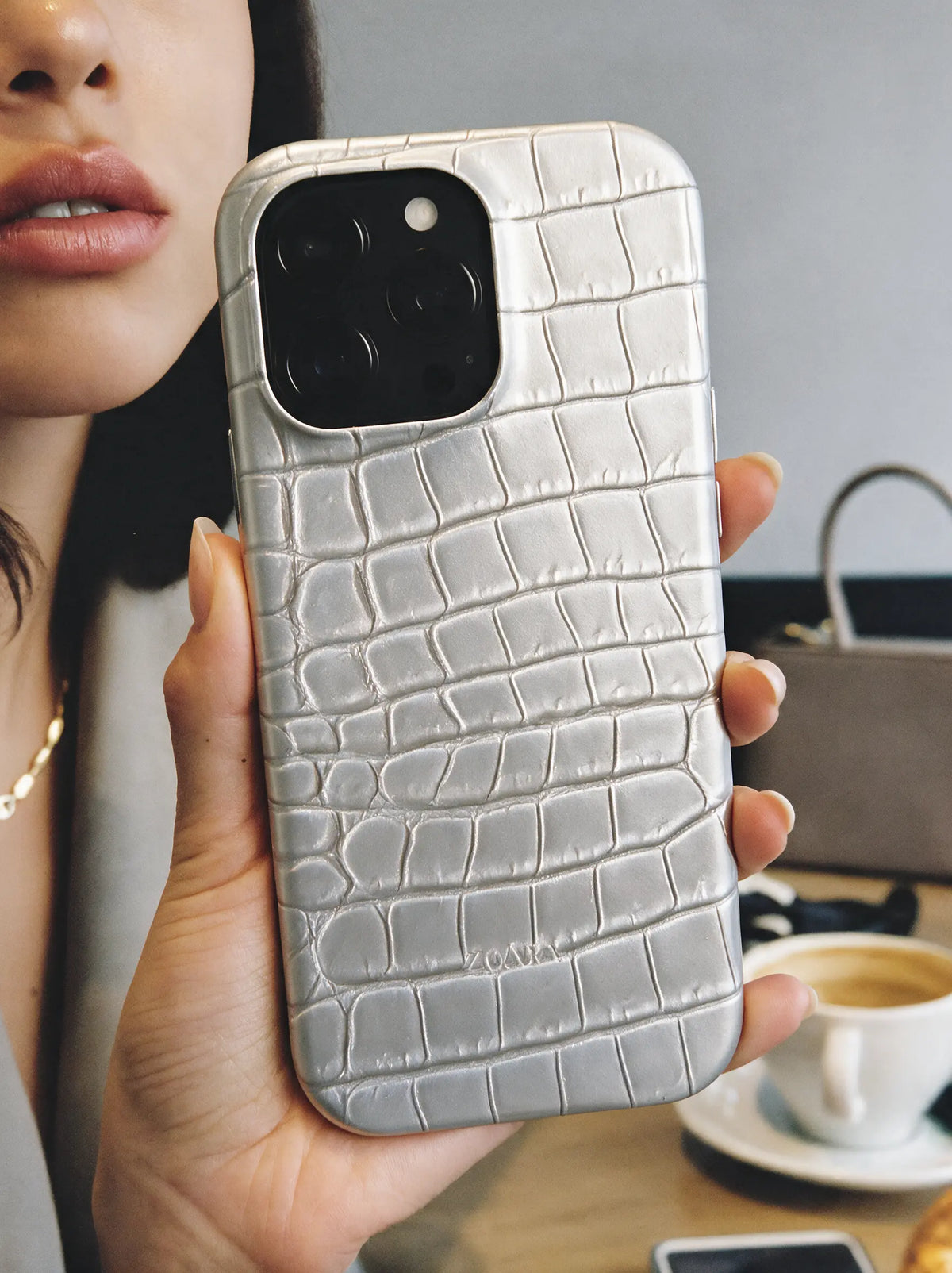 Albino Crocodile Case – Animal-Print Handyhülle in Weiss