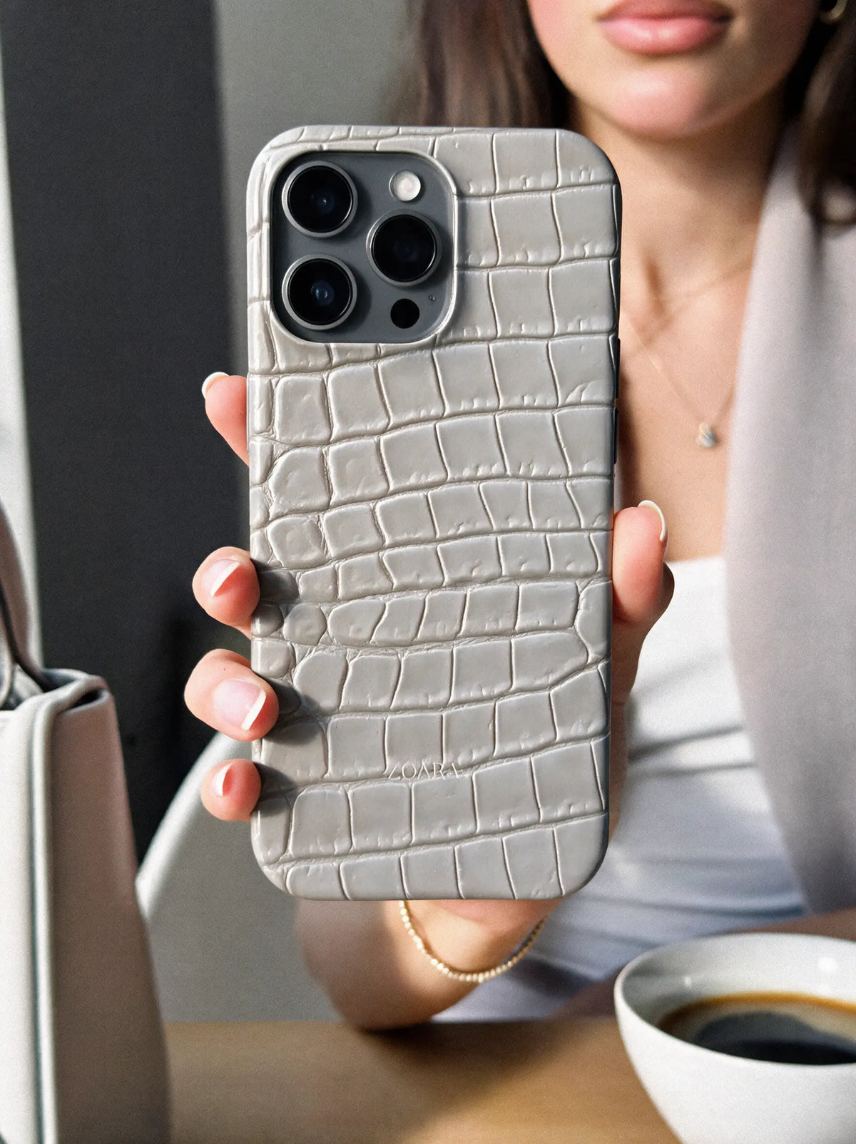 Albino Crocodile Case – Animal-Print Handyhülle in Weiss