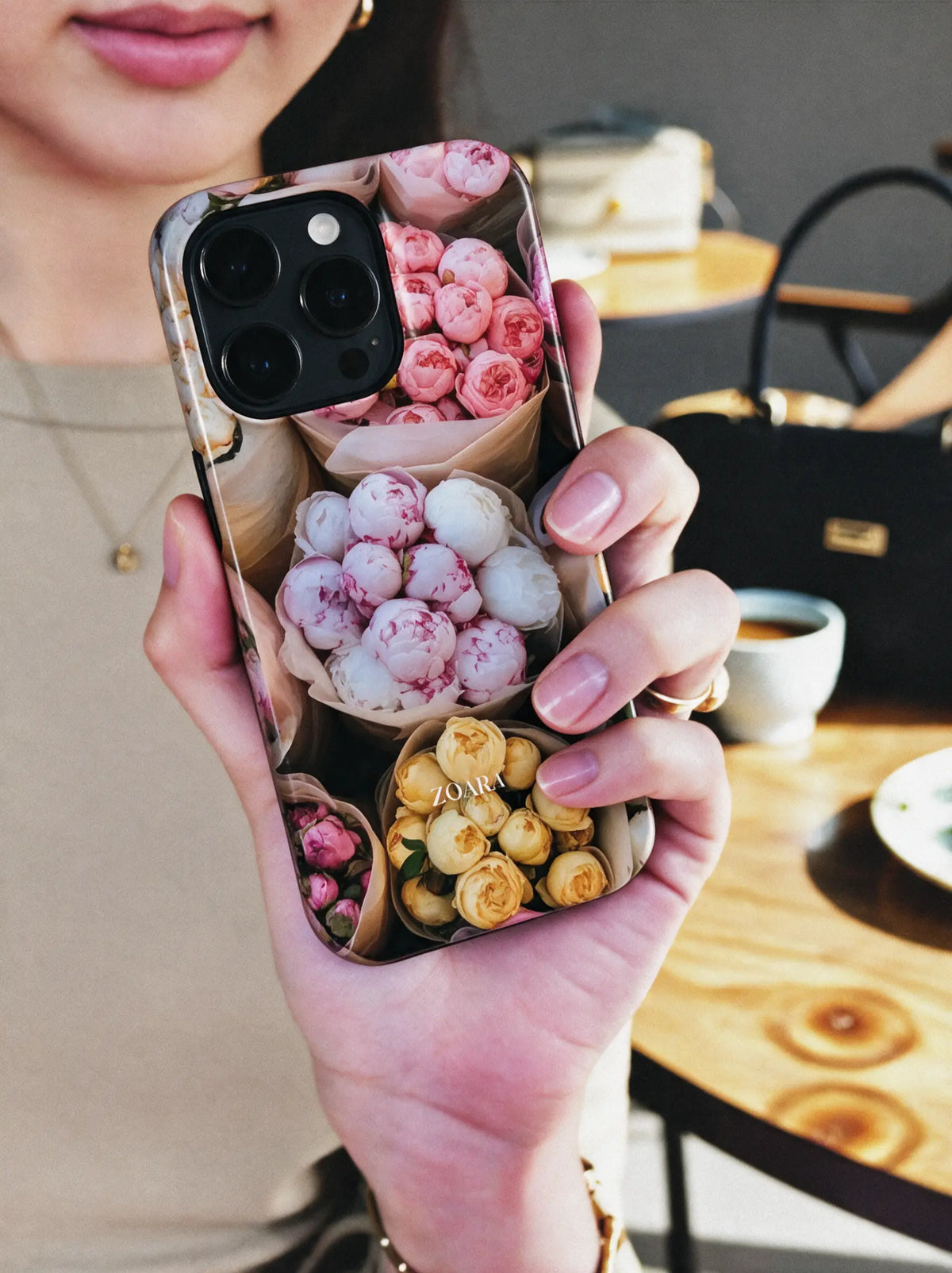 Petal Bloom Case – Blumen Handyhülle in Rosa