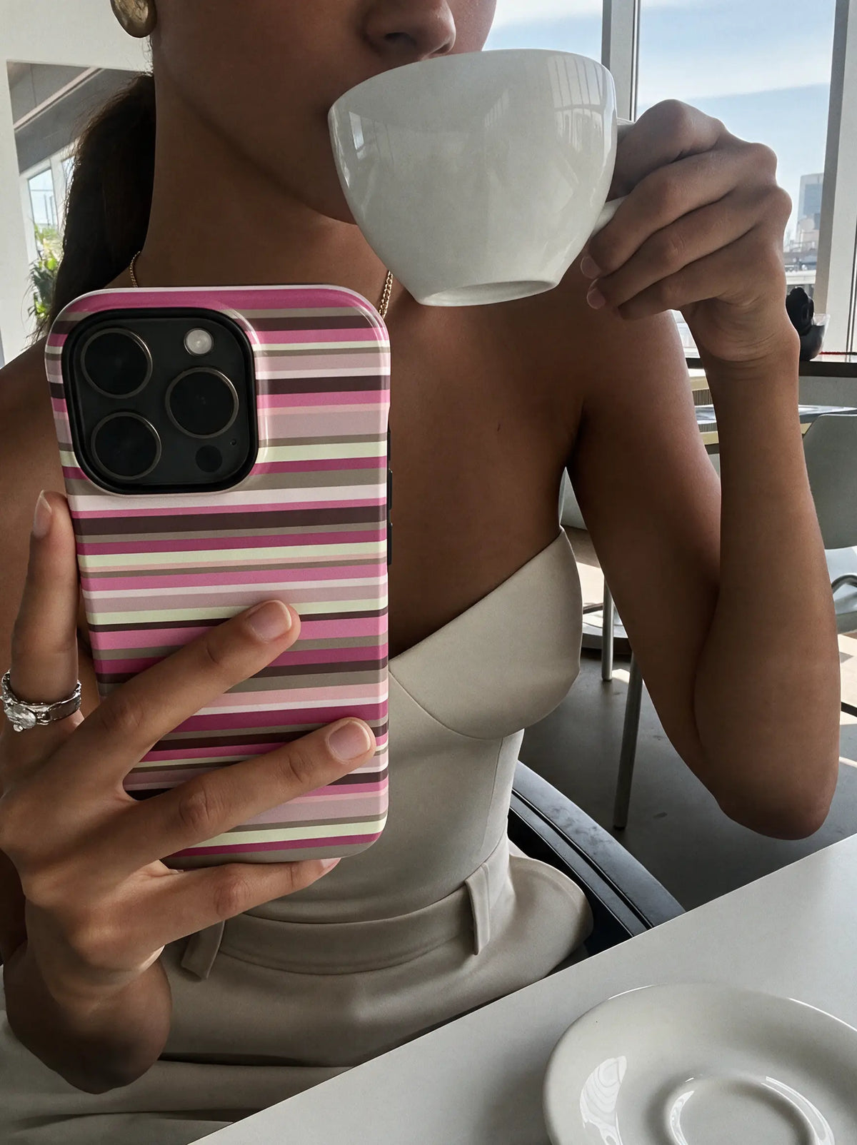 Berry Bloom Case – Streifen Handyhülle in Rosa