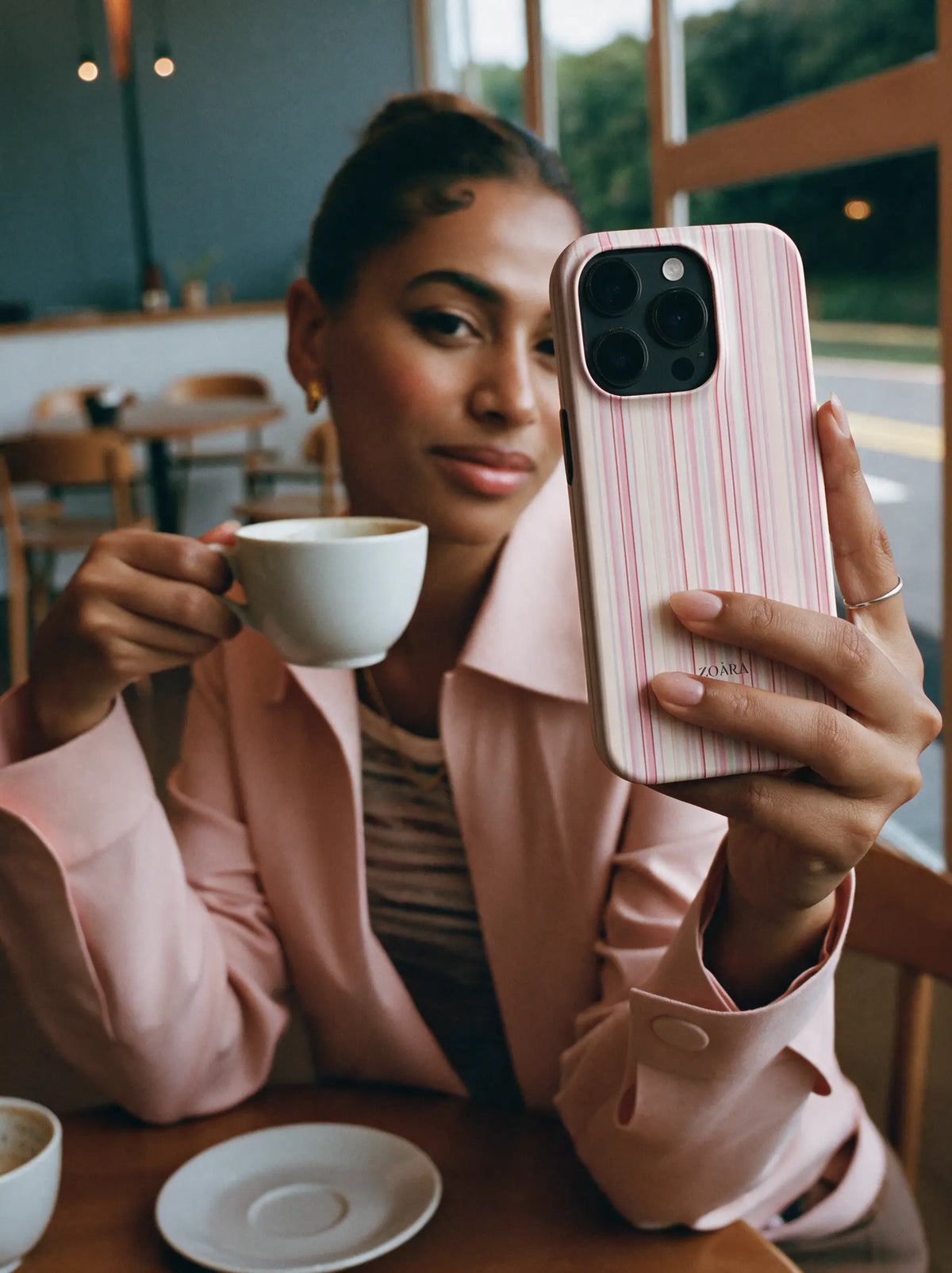 Velvet Blush Case – Streifen Handyhülle in Rosa