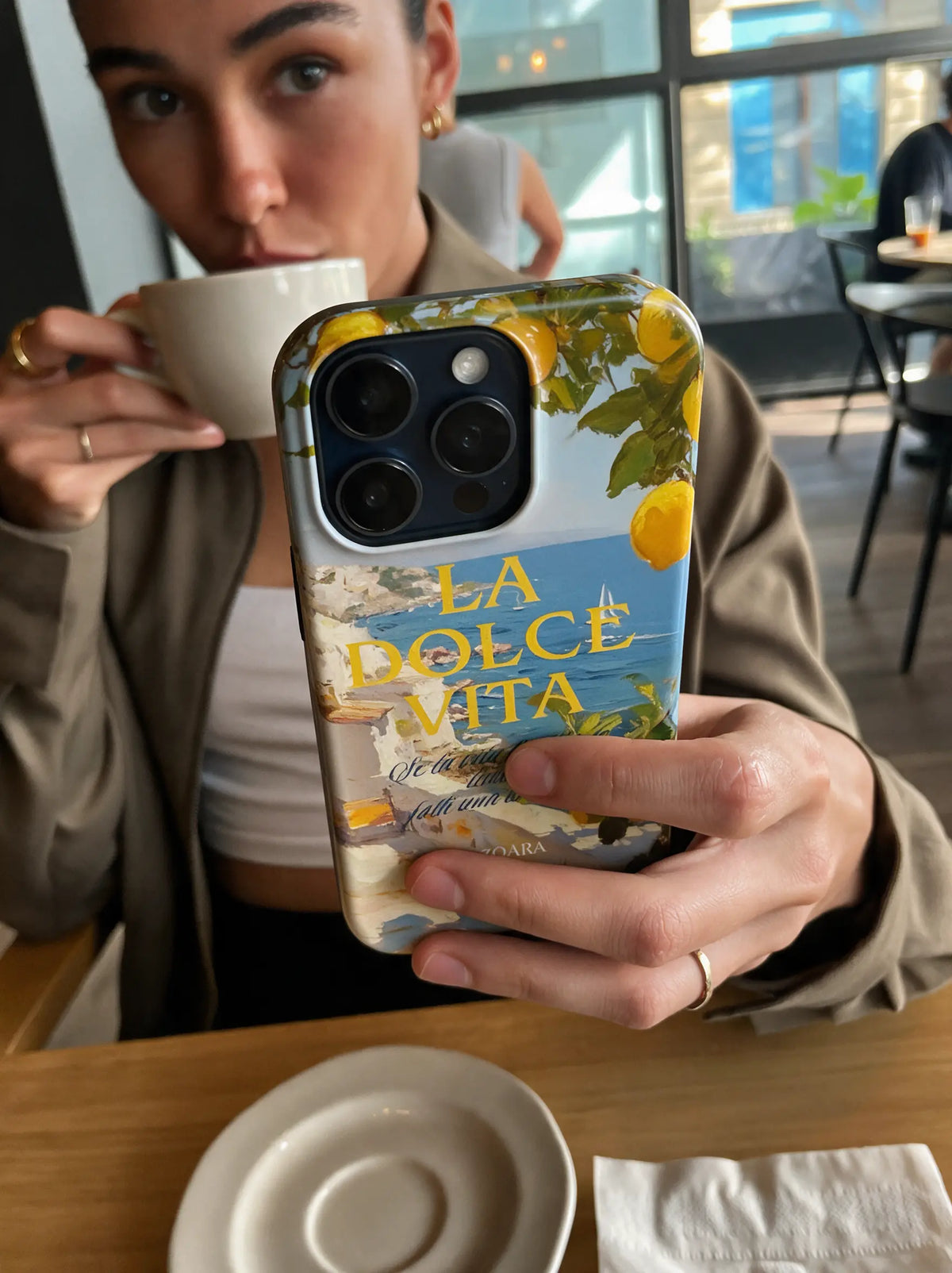 Lemonade Case – Aesthetic Handyhülle mit Zitronen-Motiv in Bunt