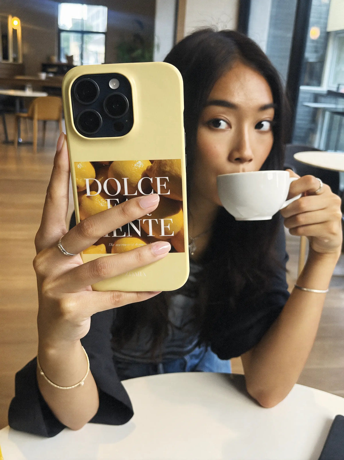Dolce Far Niente Case – Statement Handyhülle in Gelb