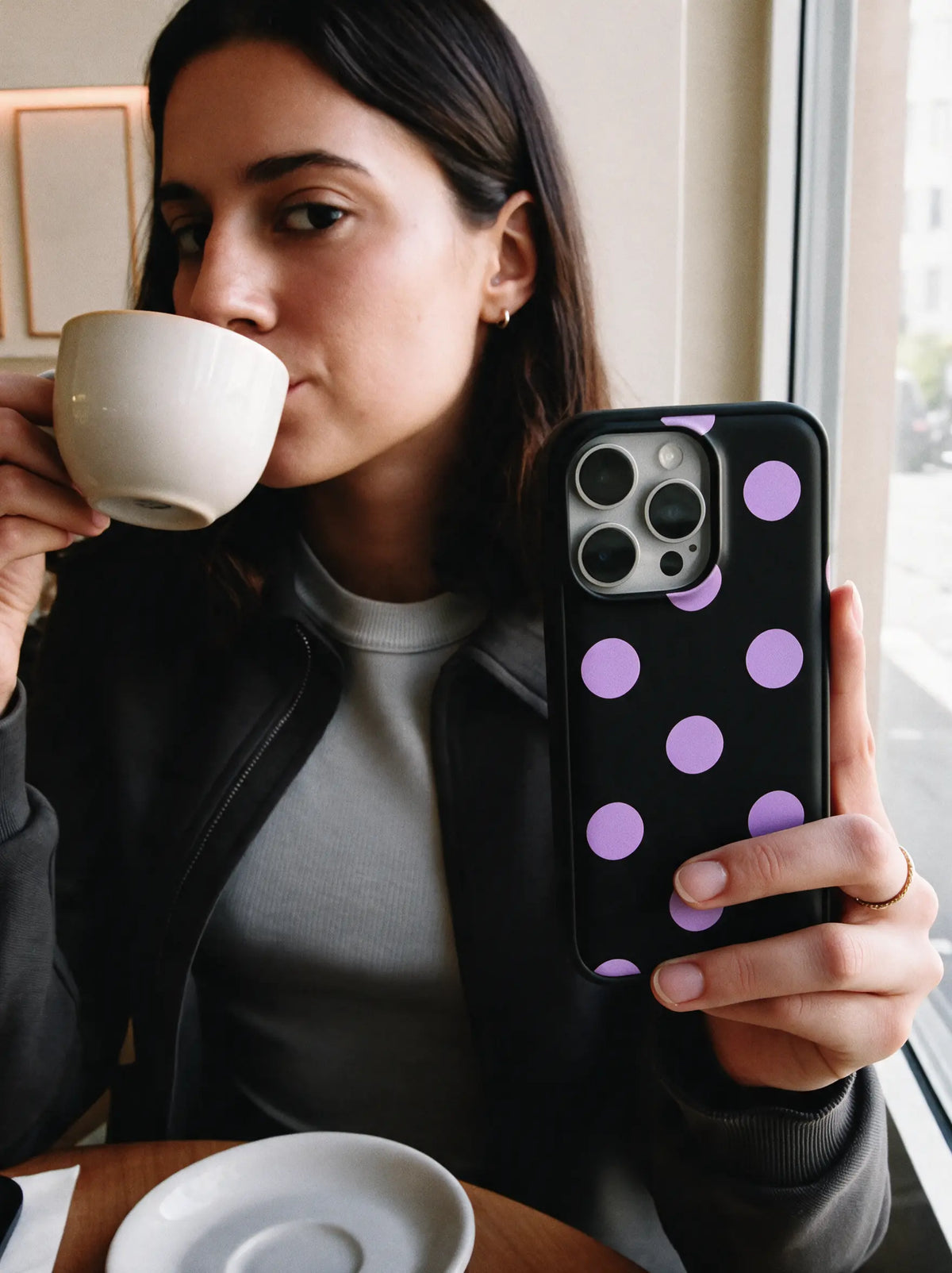 Lavender Charm Case – Punkte Handyhülle in Lila