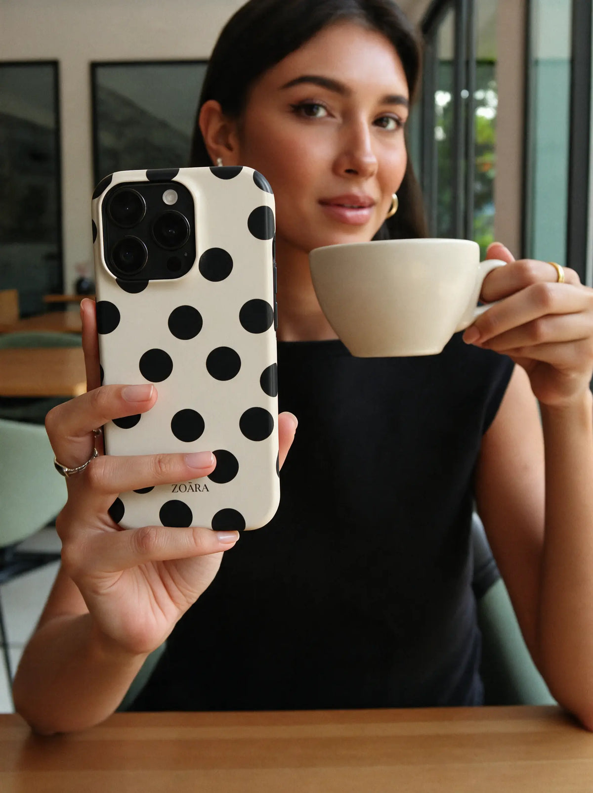 Stracciatella Cream Case – Punkte Handyhülle in Beige