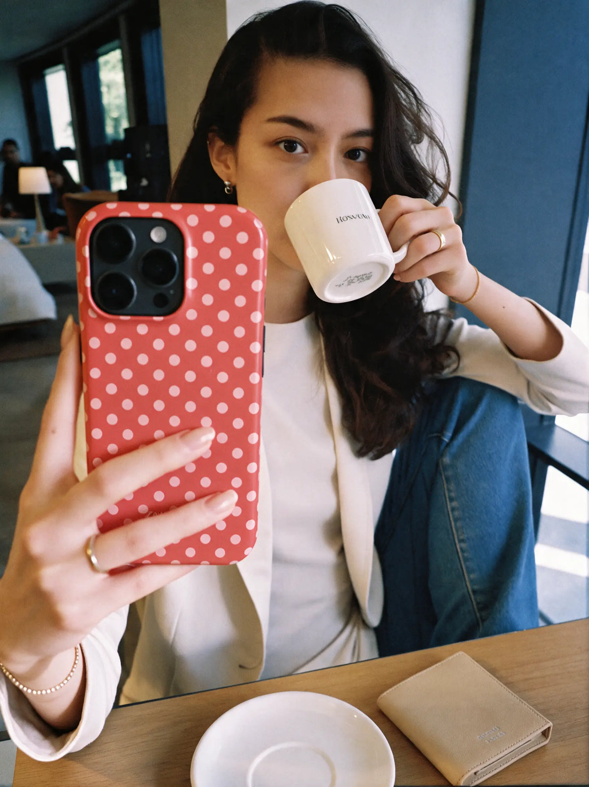 Coral Crush Case – Punkte Handyhülle in Orange